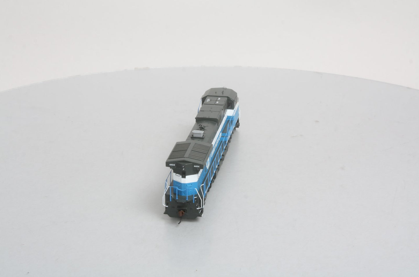 Athearn 77946 HO Scale Great Northern C44-9W Diesel Locomotive #4404