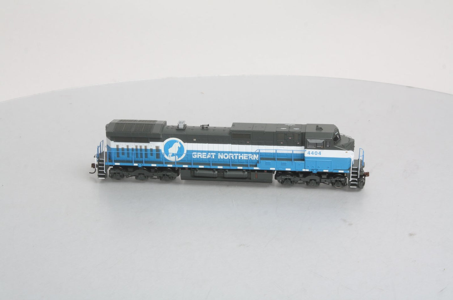 Athearn 77946 HO Scale Great Northern C44-9W Diesel Locomotive #4404