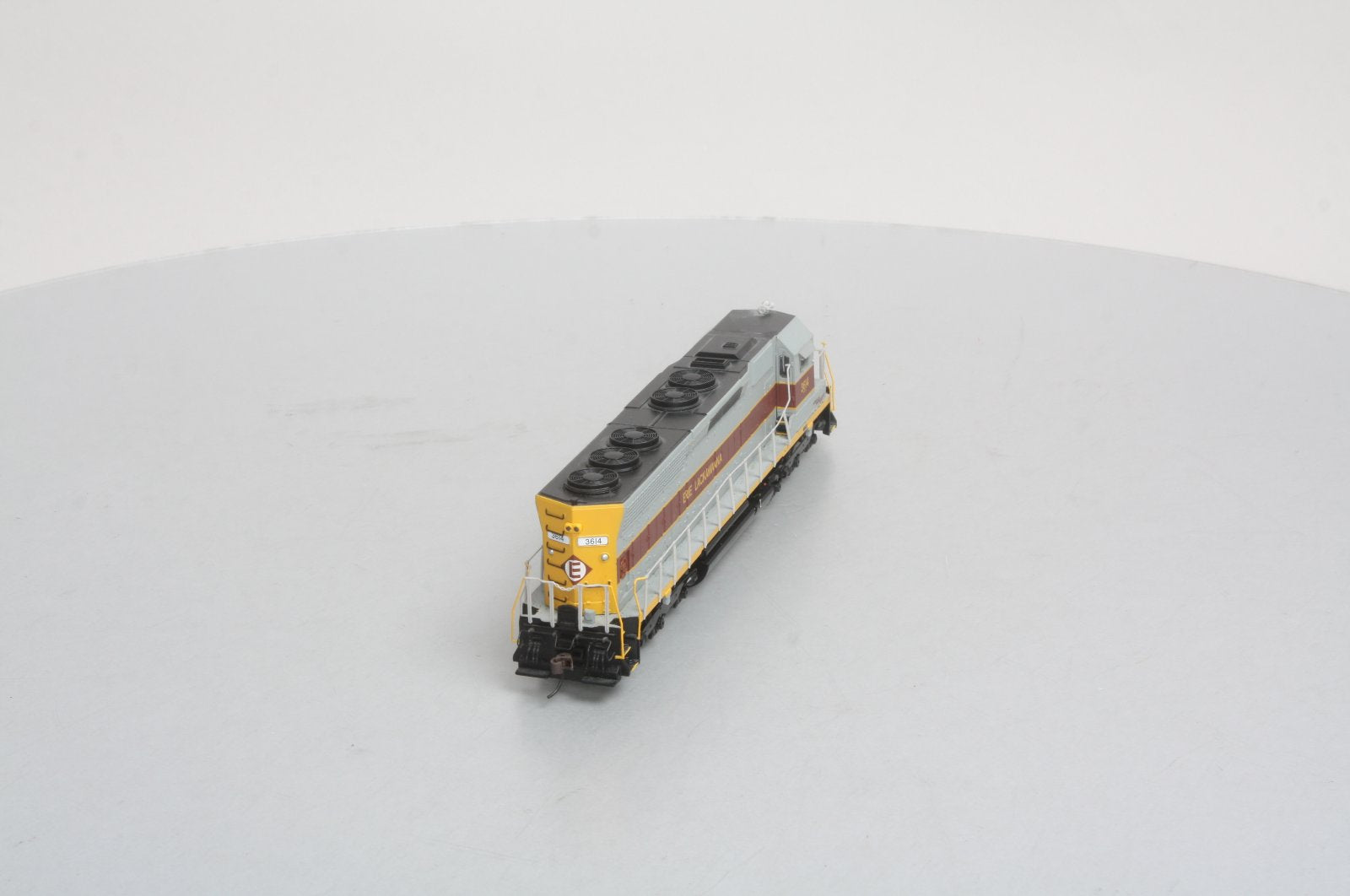 Bachmann 82712 HO Scale Erie Lackawanna SD-45 Diesel Locomotive #3614 w/ DCC
