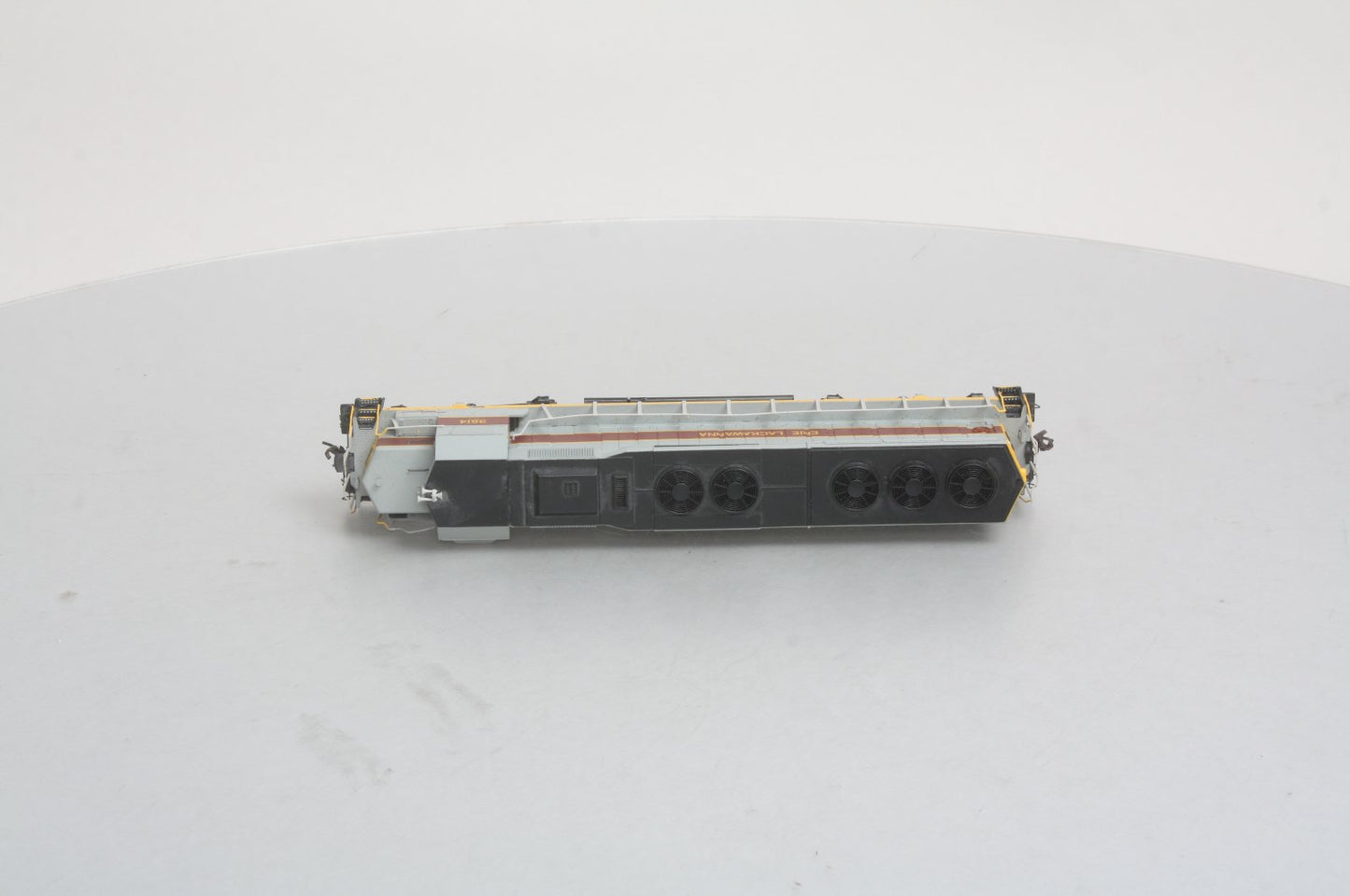 Bachmann 82712 HO Scale Erie Lackawanna SD-45 Diesel Locomotive #3614 w/ DCC