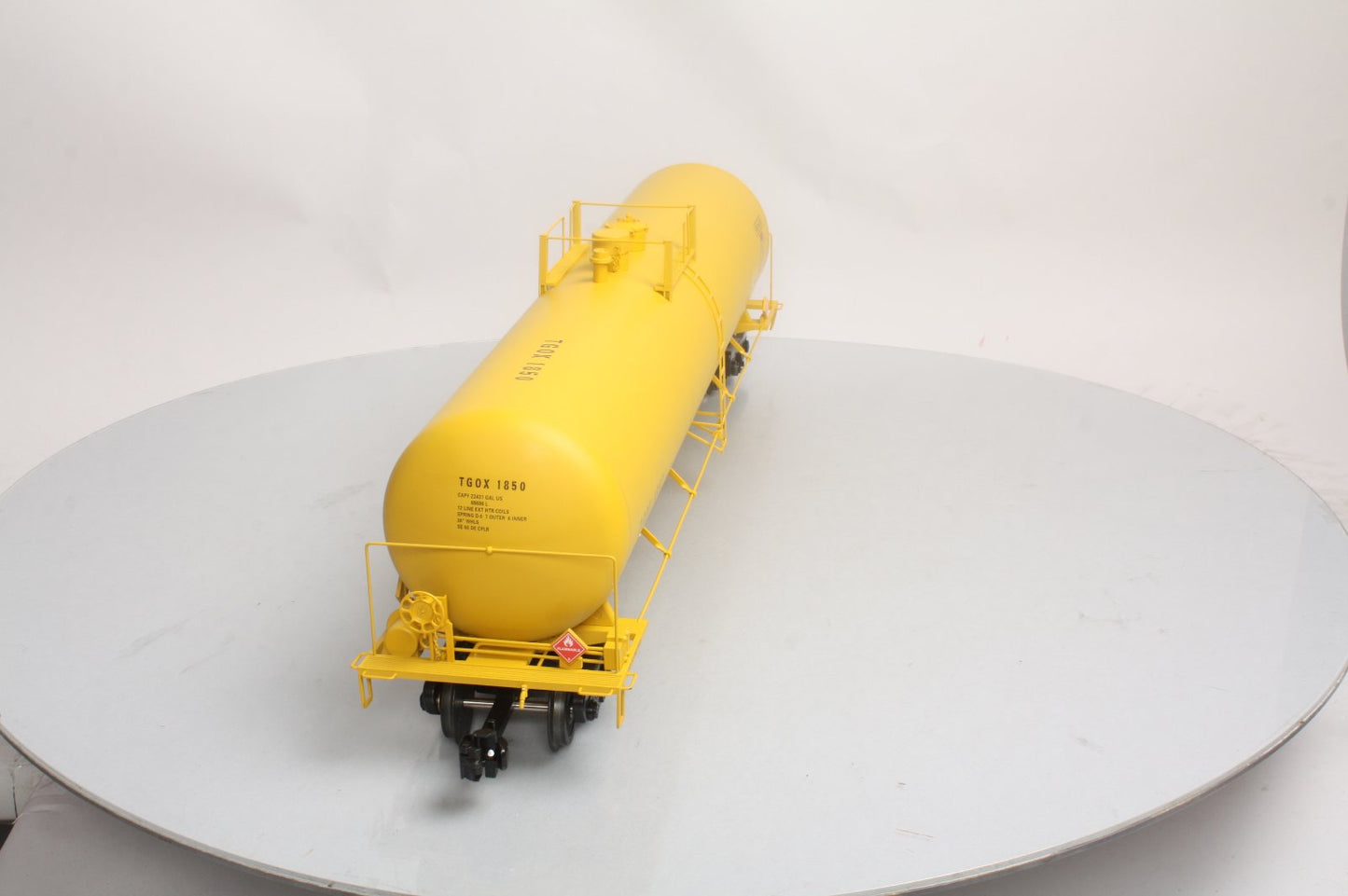 USA Trains R15169 G U.S. Rail Leasing Modern Tank Car w/Extruded Aluminum #1845
