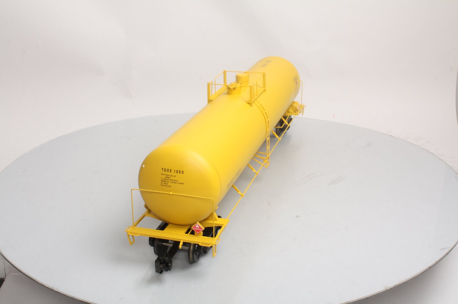USA Trains R15169 G U.S. Rail Leasing Modern Tank Car w/Extruded Aluminum #1845