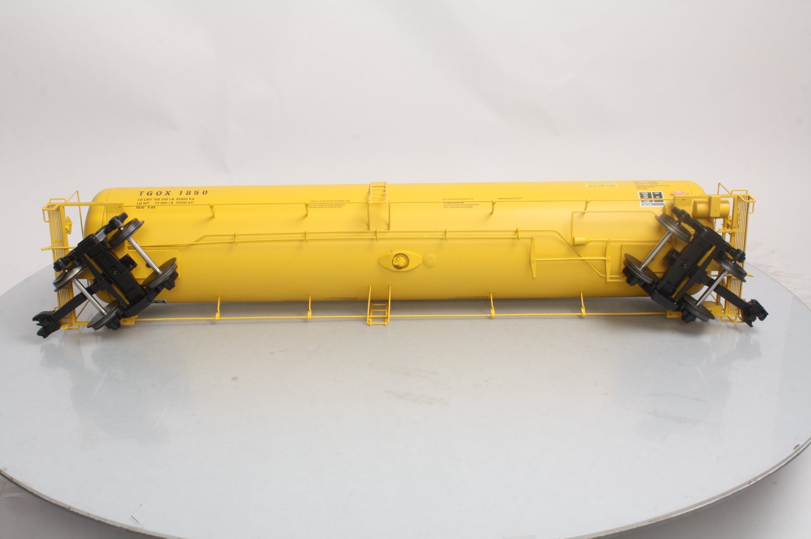 USA Trains R15169 G U.S. Rail Leasing Modern Tank Car w/Extruded Aluminum #1845