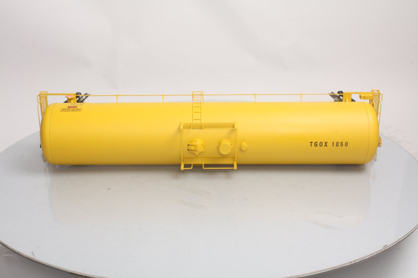 USA Trains R15169 G U.S. Rail Leasing Modern Tank Car w/Extruded Aluminum #1845