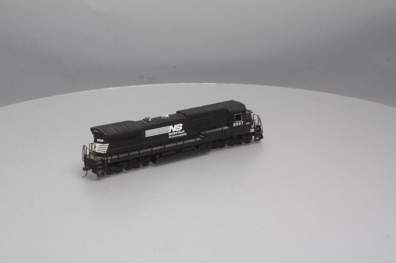 Bachmann 85005 HO Norfolk Southern Dash 8-40C Diesel Locomotive #8667