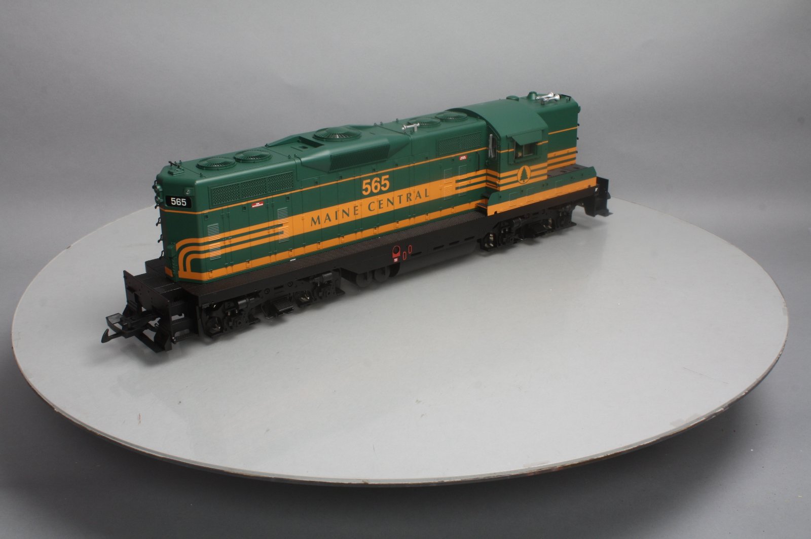 USA Trains 22130 G Maine Central GP-9 Powered Diesel Locomotive #565