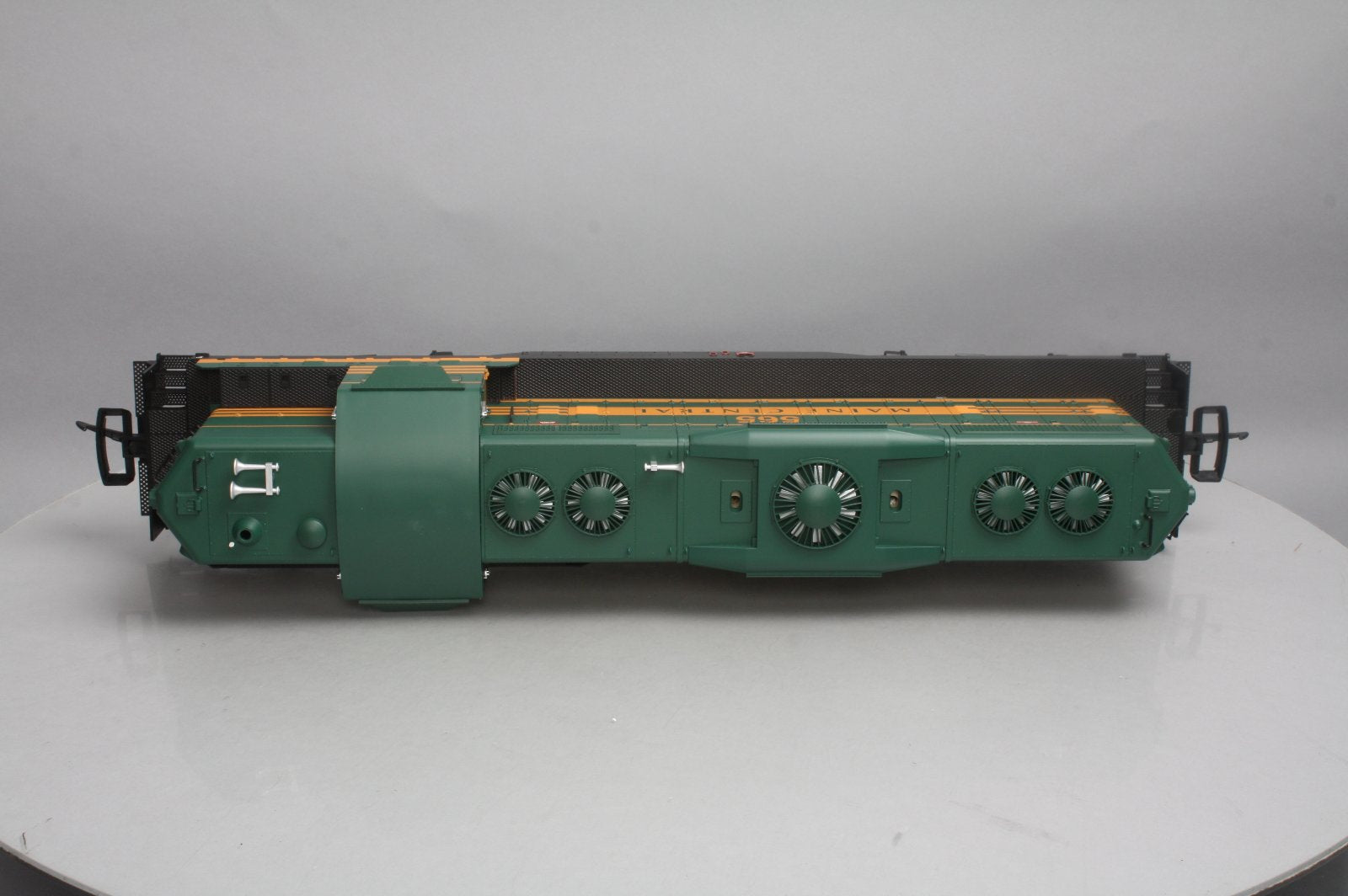 USA Trains 22130 G Maine Central GP-9 Powered Diesel Locomotive #565
