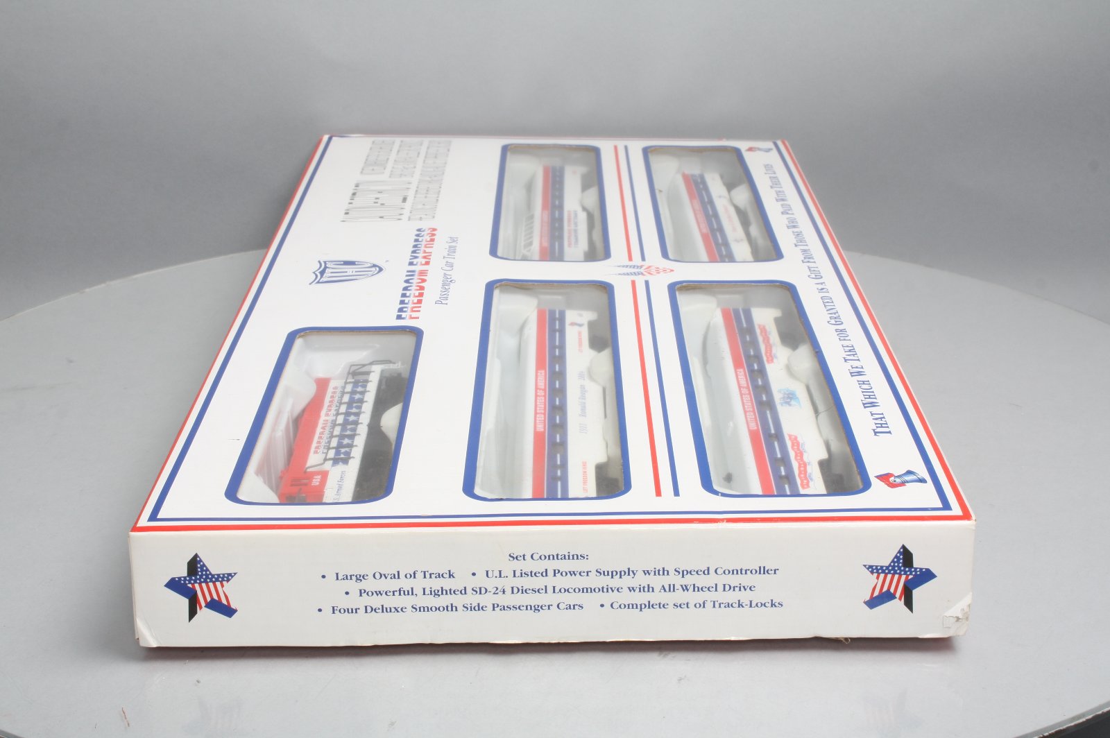 IHC 329 Freedom Express HO Gauge Diesel Passenger Train Set