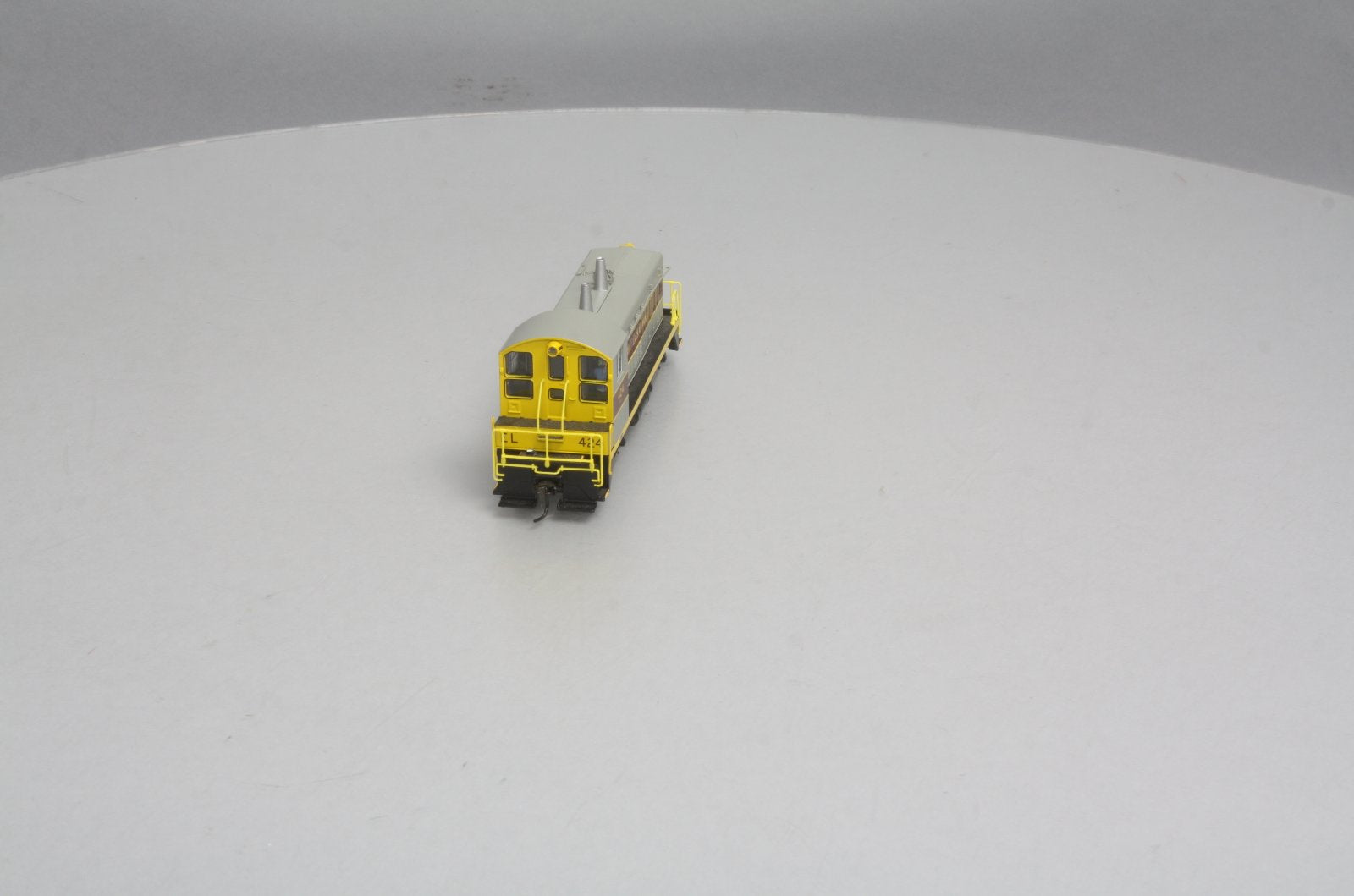 Broadway Limited 2120 HO Erie Lackawanna EMD NW2 Paragon2™ #424
