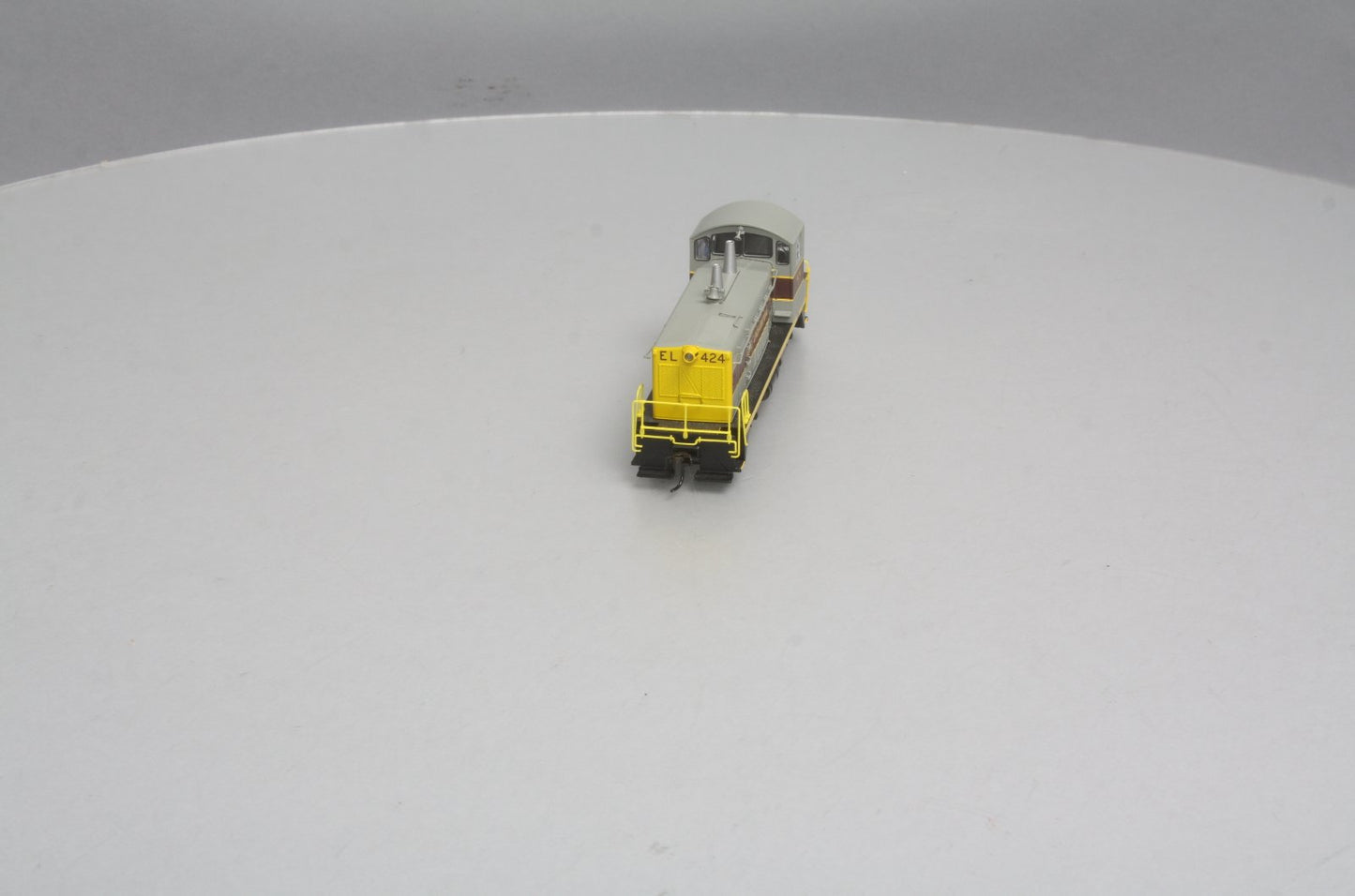 Broadway Limited 2120 HO Erie Lackawanna EMD NW2 Paragon2™ #424
