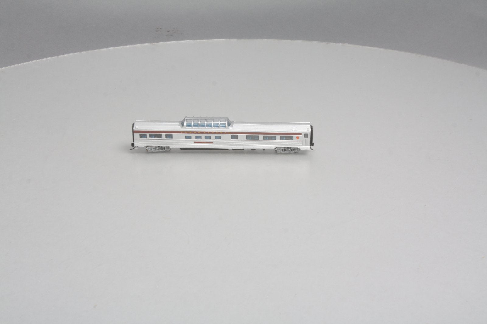 Con-Cor 41353 N Pennsylvania RR Budd 85' Corrugated-Side Mid-Train Dome Car