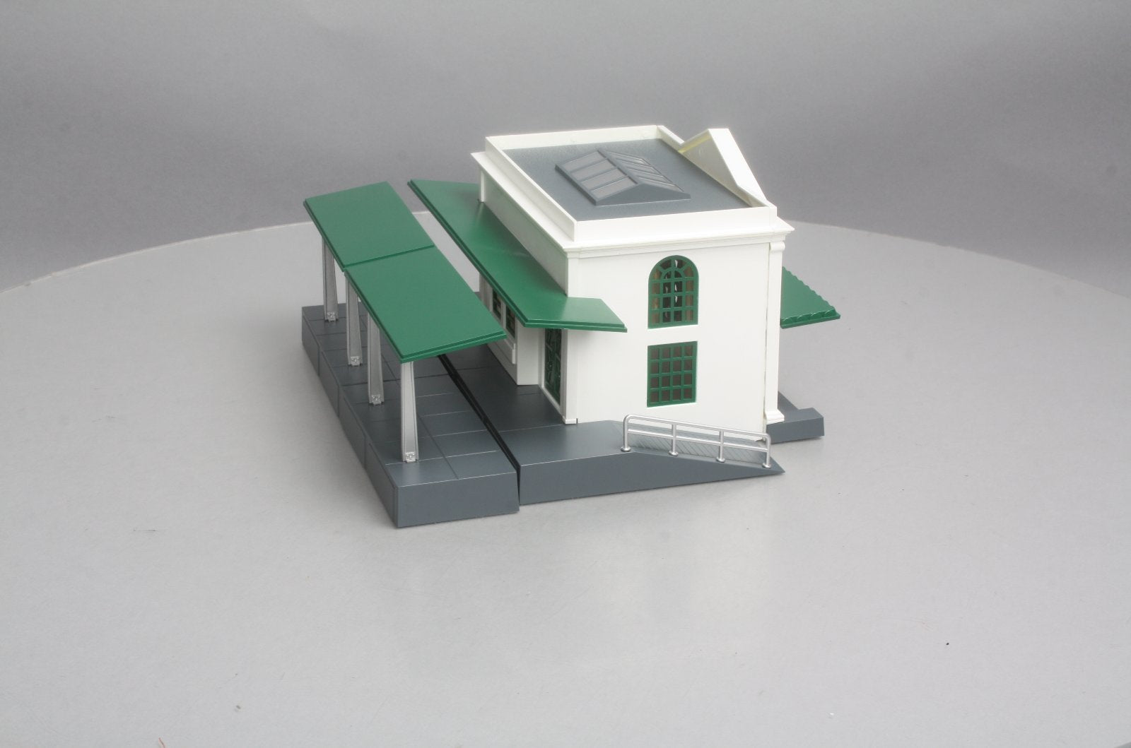 Bachmann 45318 O Plasticville Built-Up Union Station Building