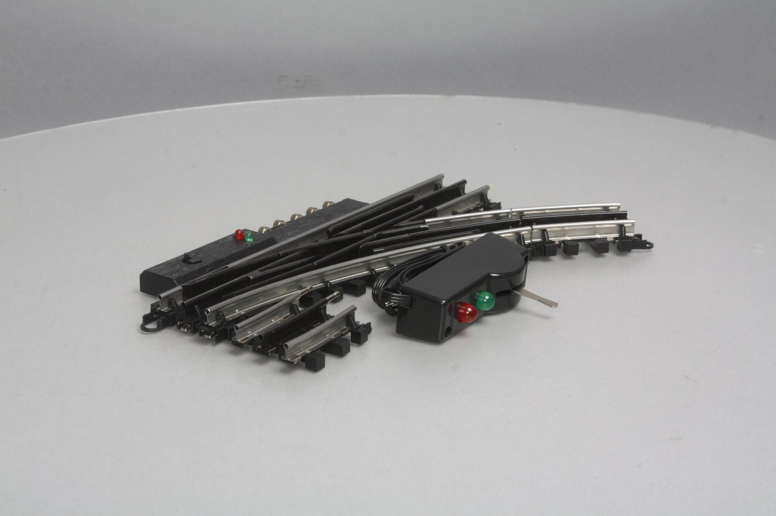 O-Line 604 O O31 SnapTrack Right Hand Remote Switch Turnout