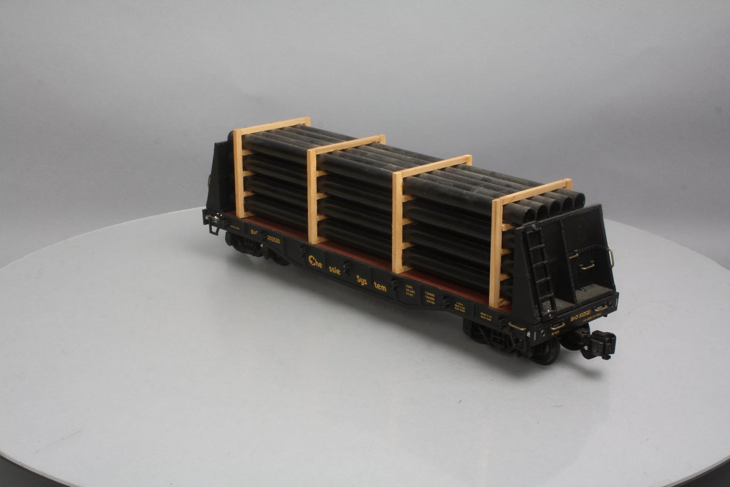 Aristo-Craft 46409 G Scale Chessie System Flat Car w/Pipe Load - Plastic Wheels