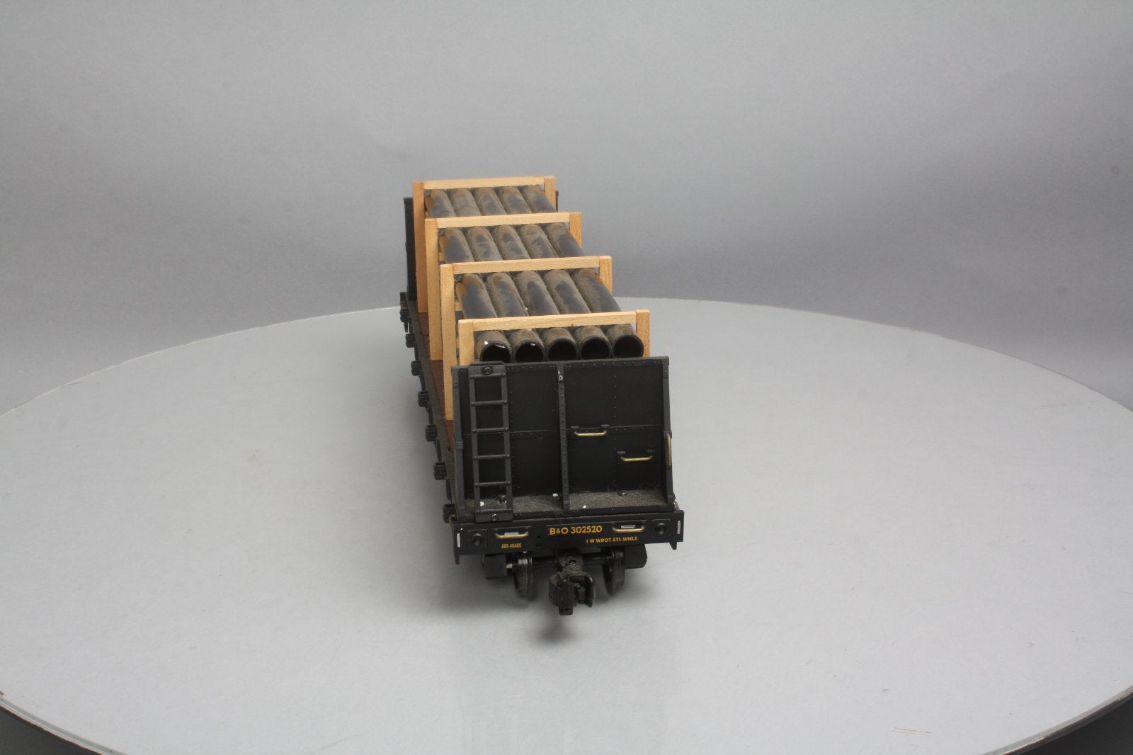 Aristo-Craft 46409 G Scale Chessie System Flat Car w/Pipe Load - Plastic Wheels