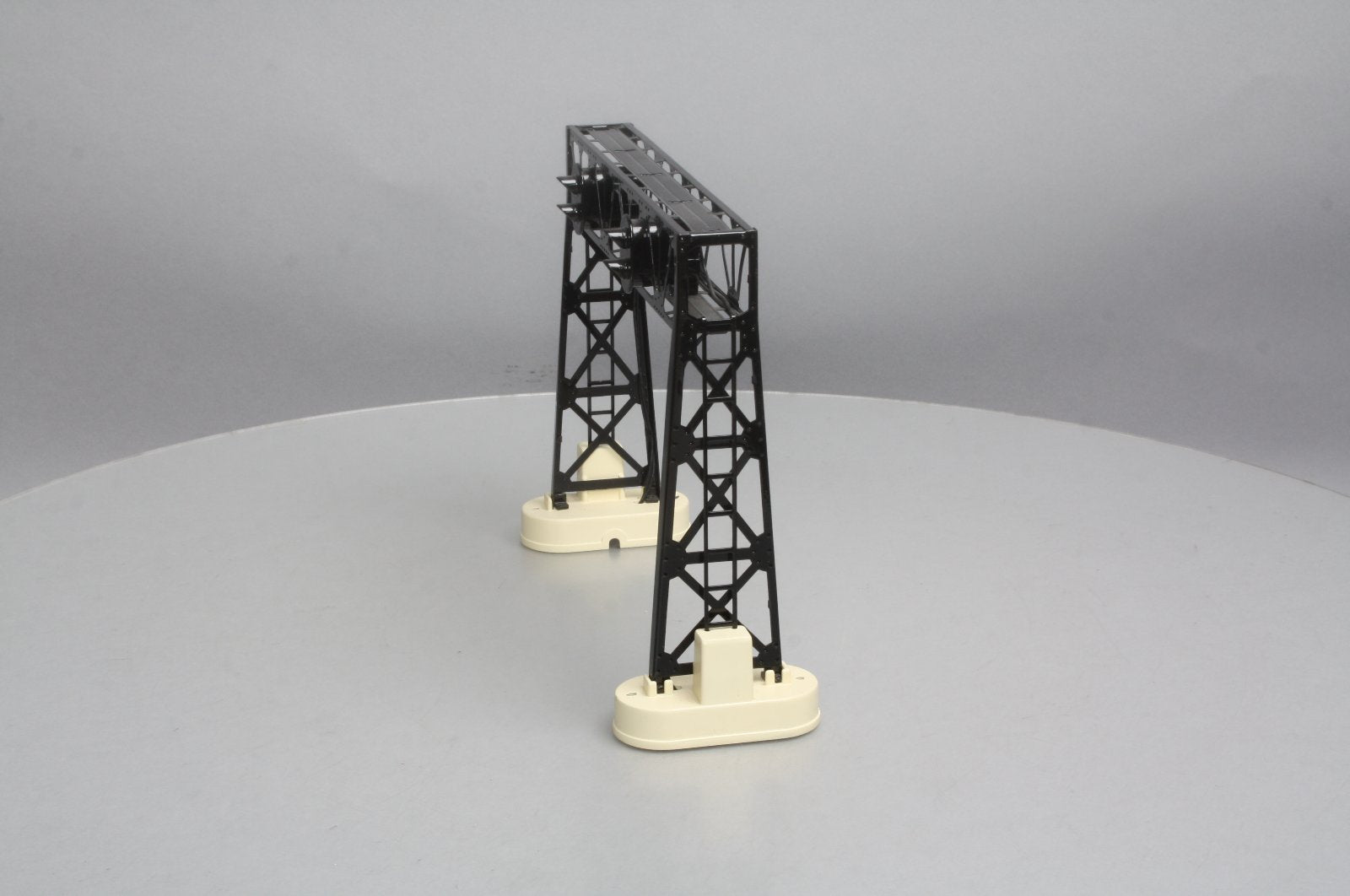 MTH 30-9026 O Signal Bridge #450