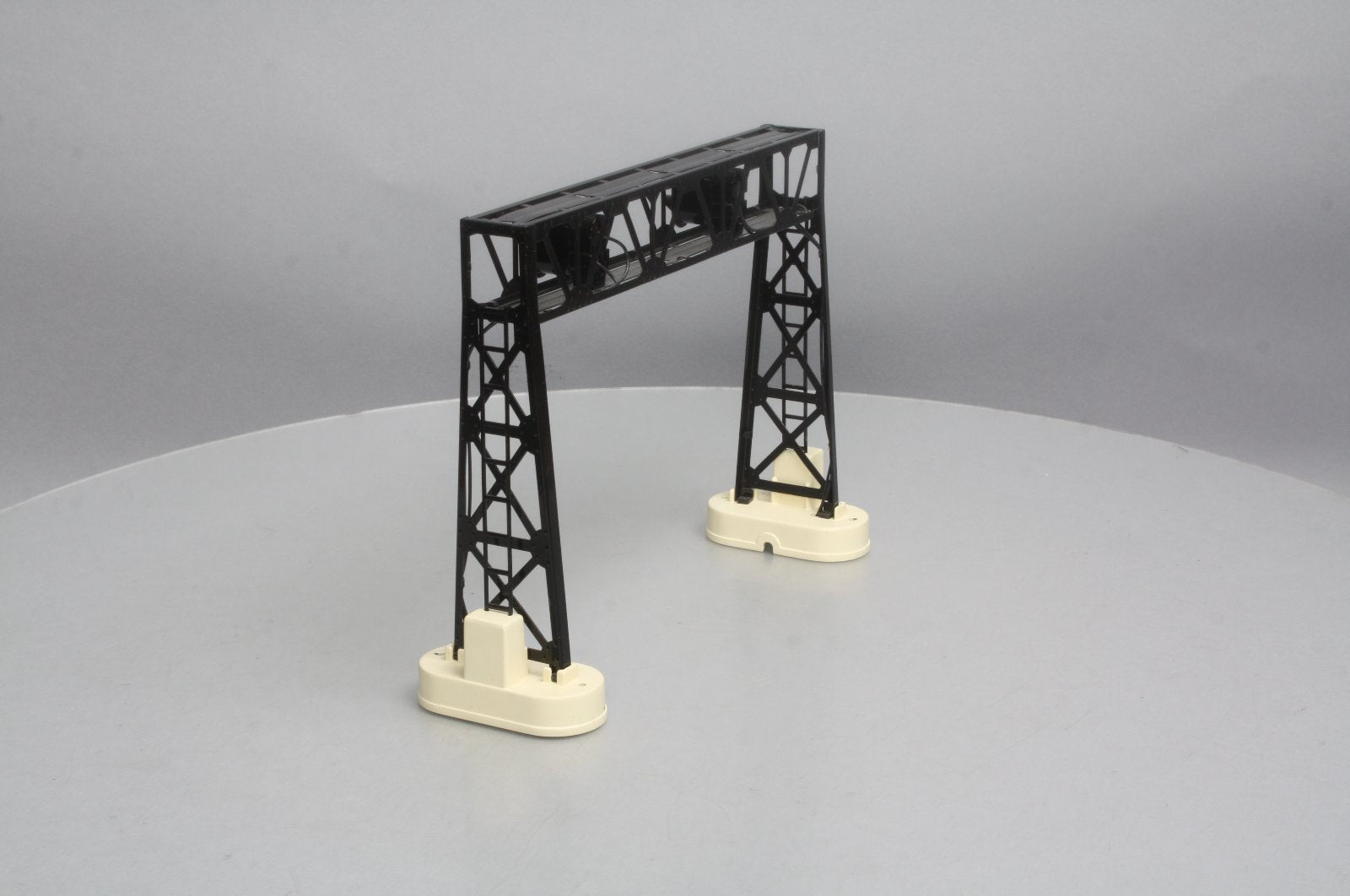 MTH 30-9026 O Signal Bridge #450
