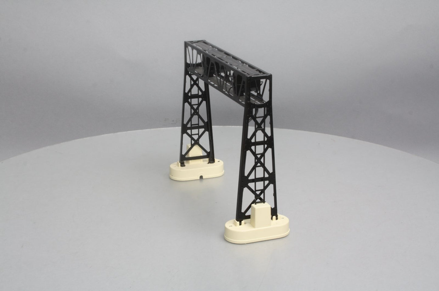 MTH 30-9026 O Signal Bridge #450