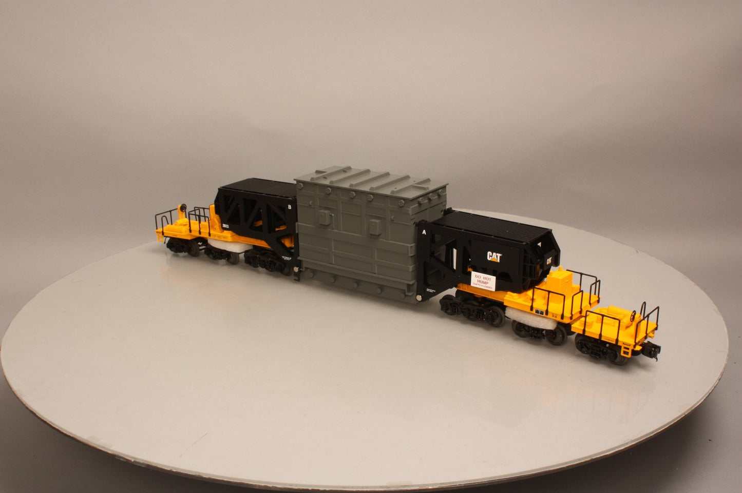 MTH 20-98919 O Caterpillar Schnabel Flatcar