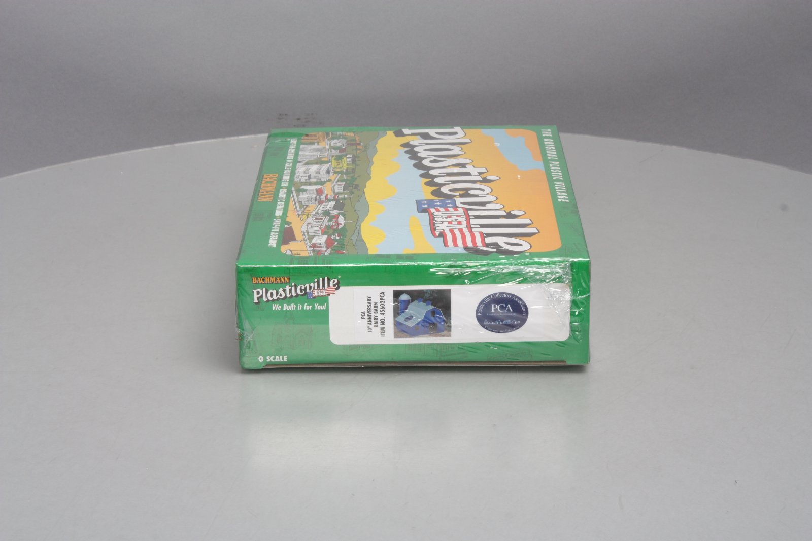 Bachmann 45602PCA PCA 10th Anniversary Dairy Barn Classic Building Kit
