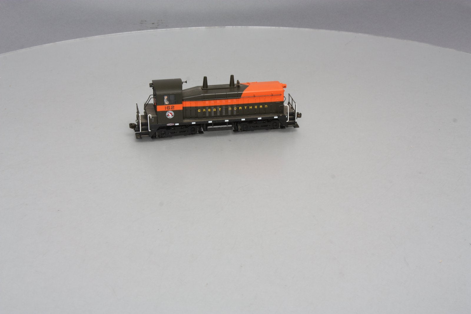 Broadway Limited 2112 HO Great Northern EMD NW2 Paragon2™ #162