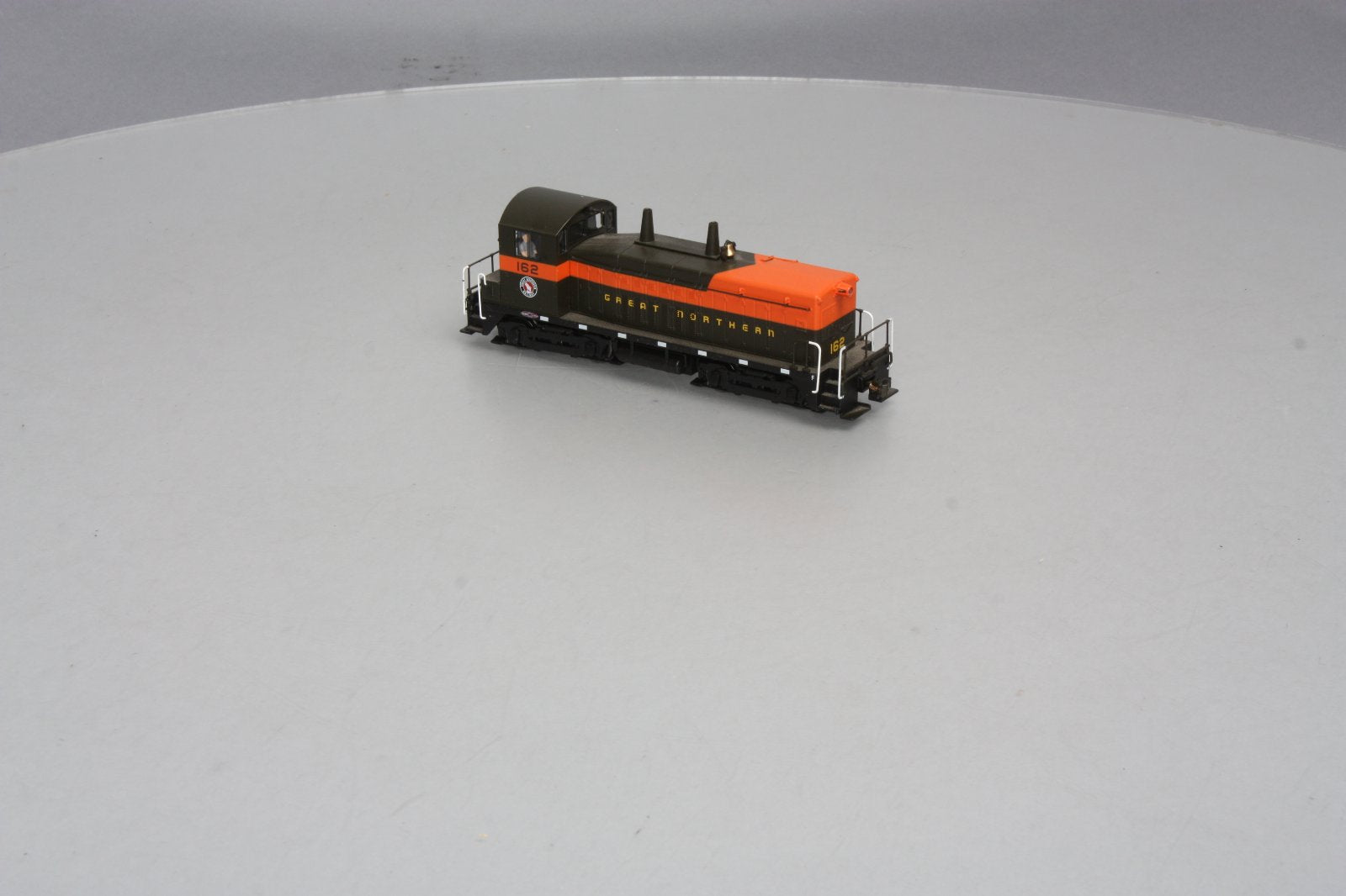 Broadway Limited 2112 HO Great Northern EMD NW2 Paragon2™ #162