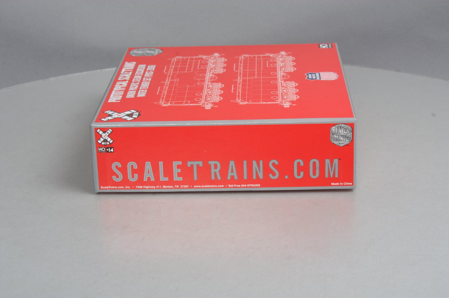 Scale Trains SXT30019 HO Union Pacific Steam Excursion Water Tender Set #809/814