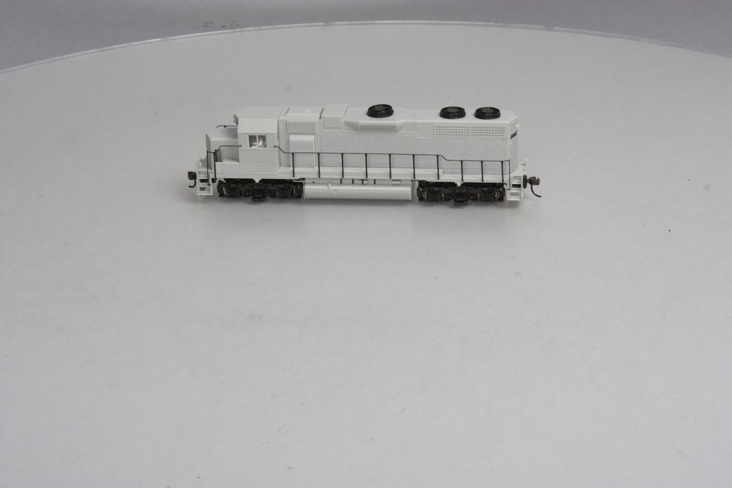 Atlas 8960 HO Scale Undecorated GP38 Low Nose Diesel Locomotive w/DCC