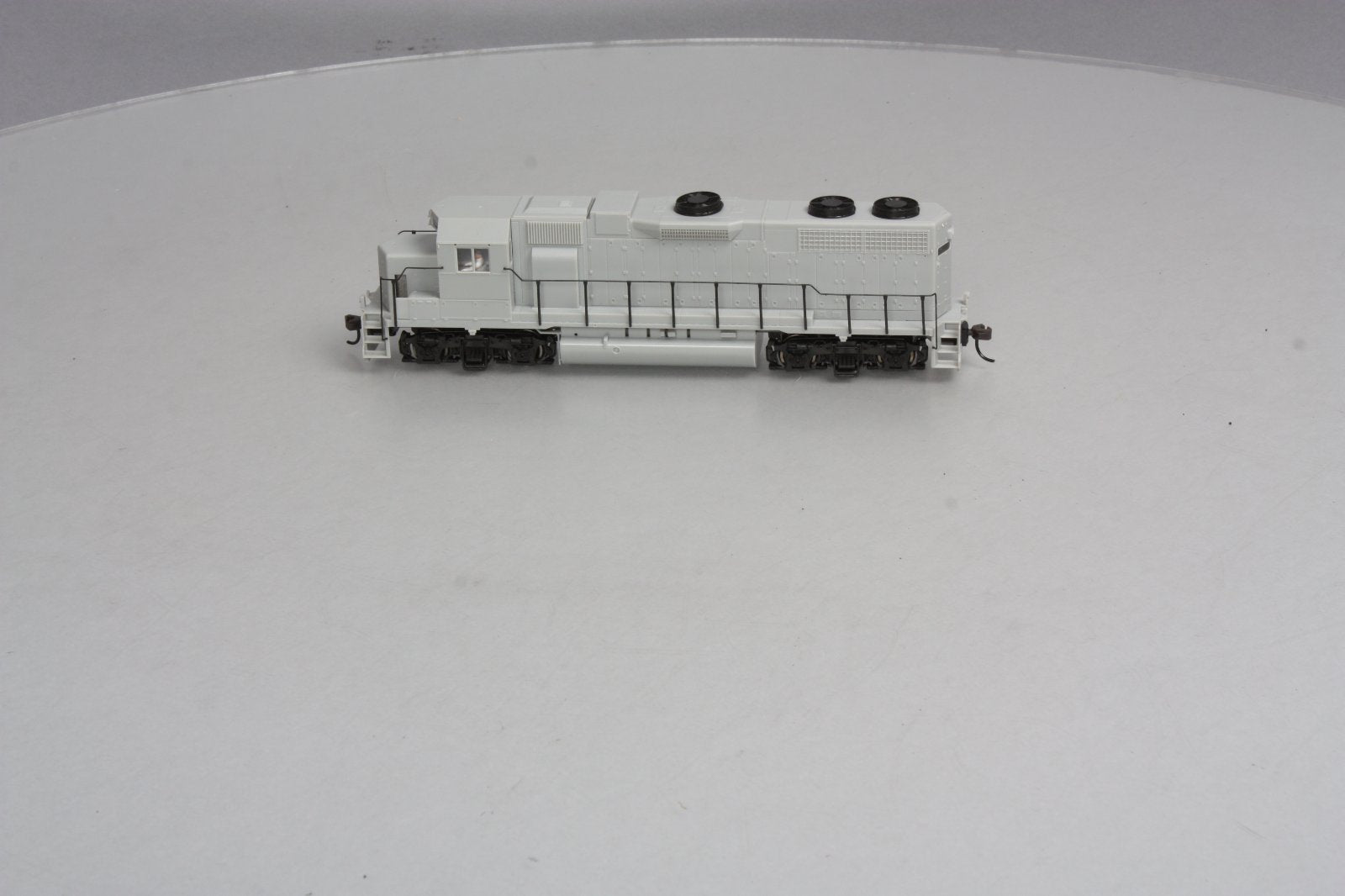 Atlas 8960 HO Scale Undecorated GP38 Low Nose Diesel Locomotive w/DCC