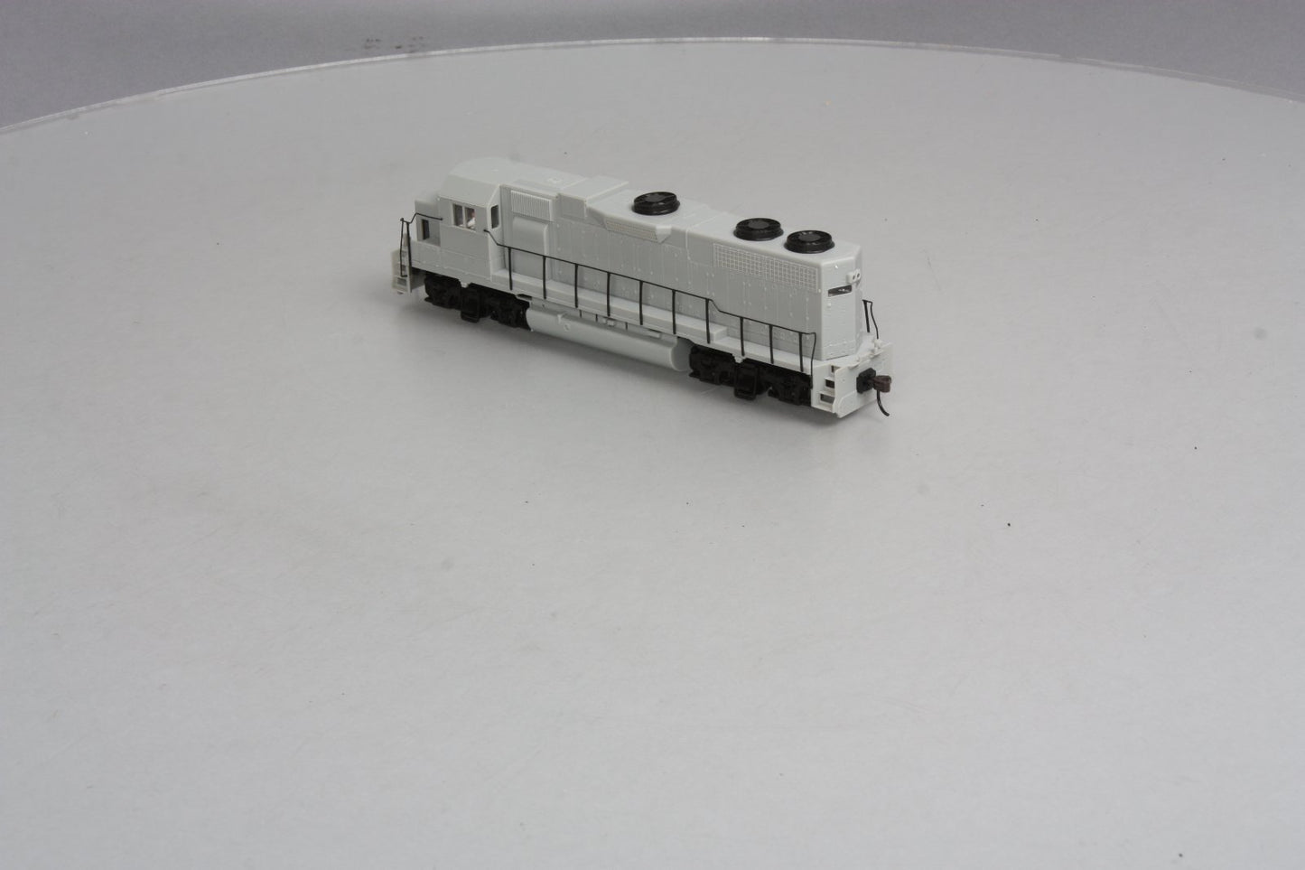 Atlas 8960 HO Scale Undecorated GP38 Low Nose Diesel Locomotive w/DCC