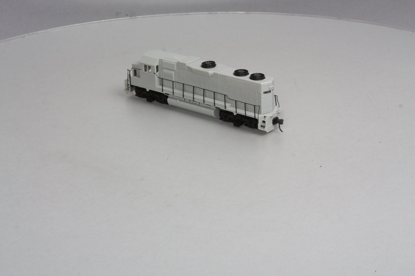 Atlas 8960 HO Scale Undecorated GP38 Low Nose Diesel Locomotive w/DCC