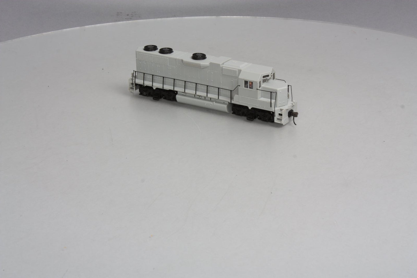 Atlas 8960 HO Scale Undecorated GP38 Low Nose Diesel Locomotive w/DCC