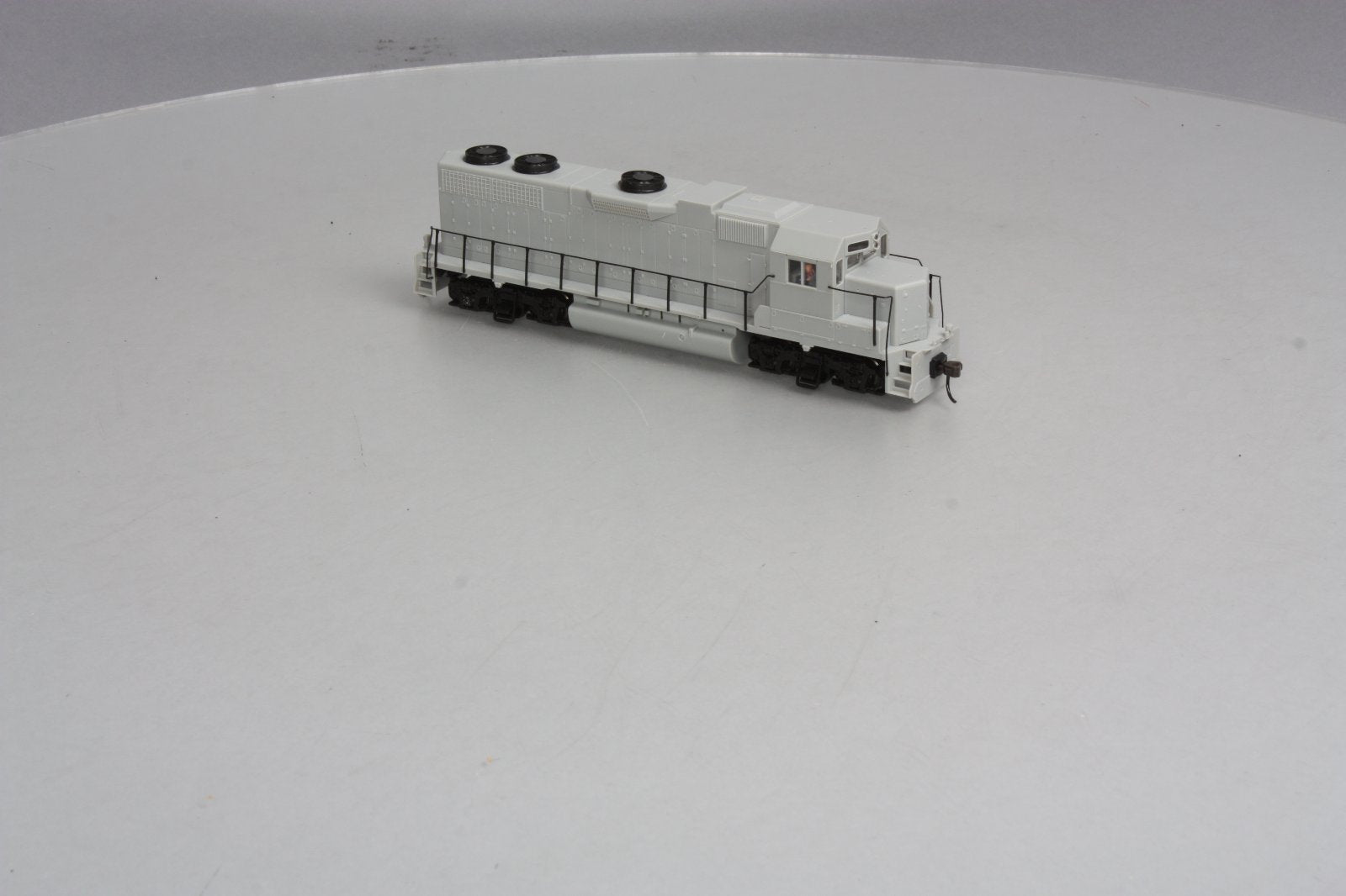 Atlas 8960 HO Scale Undecorated GP38 Low Nose Diesel Locomotive w/DCC