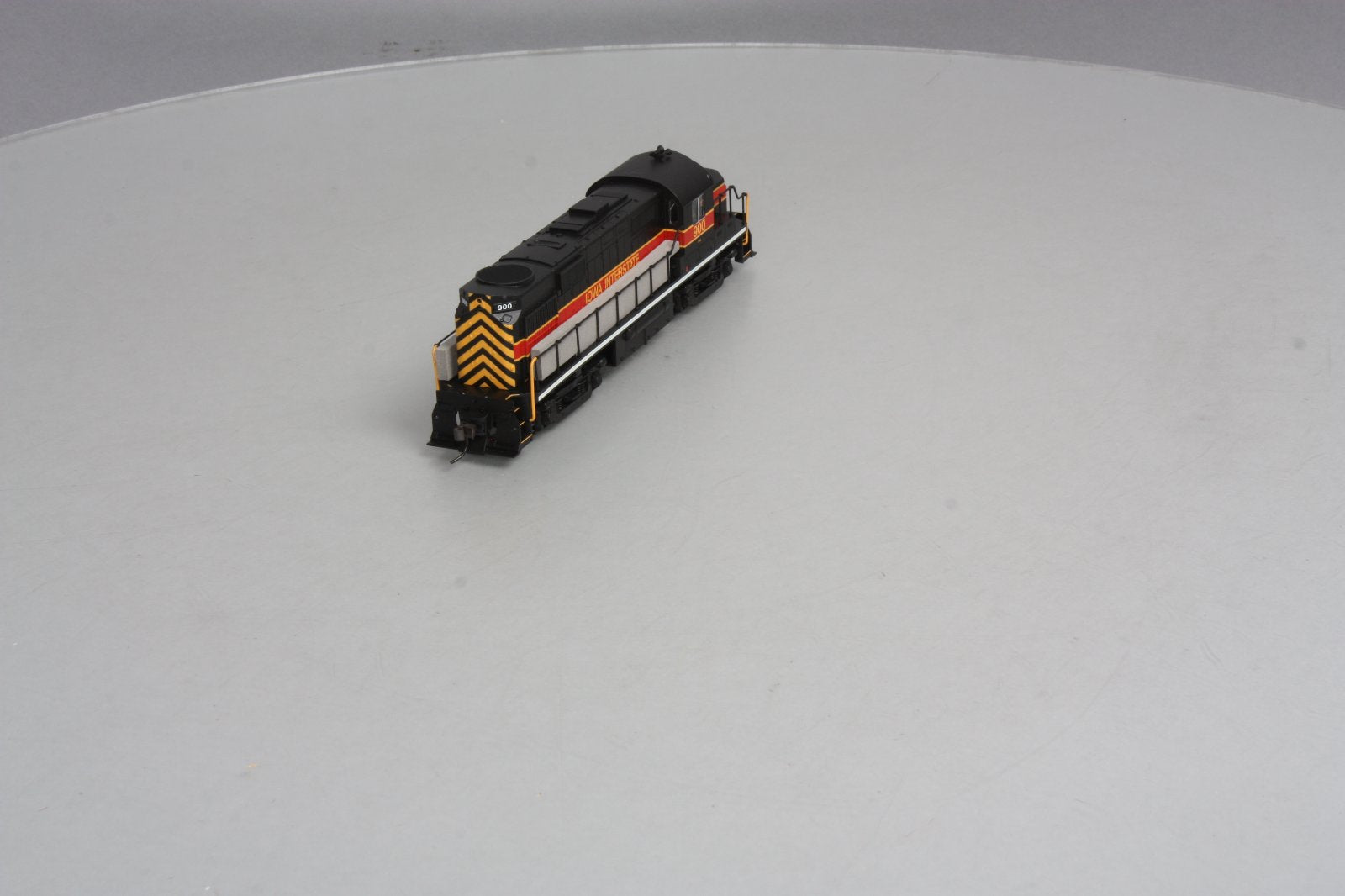 Atlas 10000577 HO Scale Iowa Interstate R-36 Diesel Locomotive #900