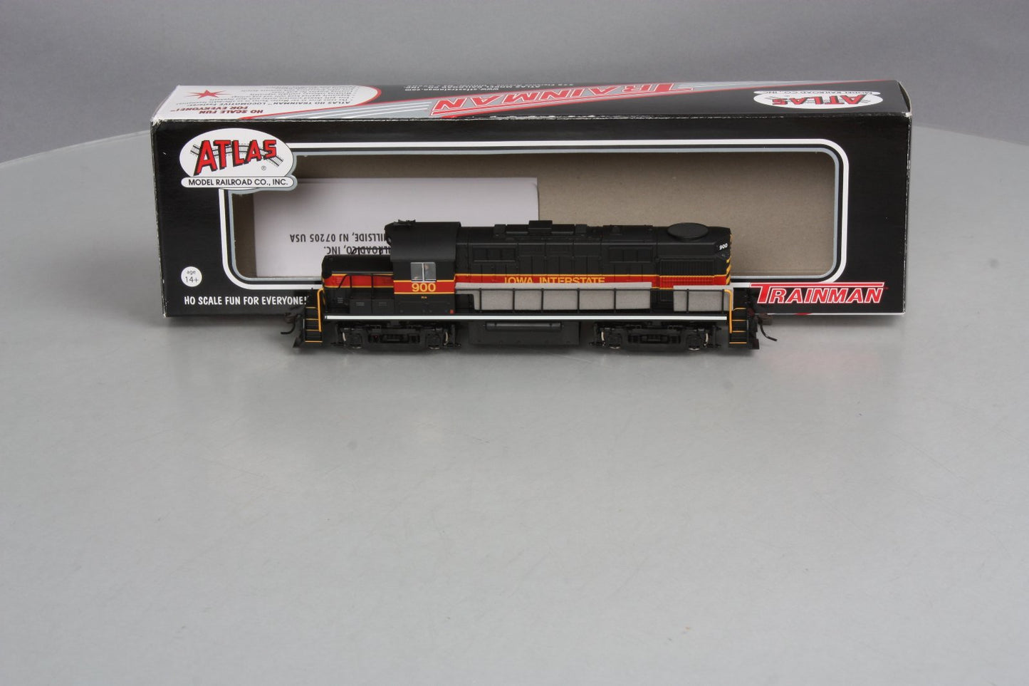 Atlas 10000577 HO Scale Iowa Interstate R-36 Diesel Locomotive #900