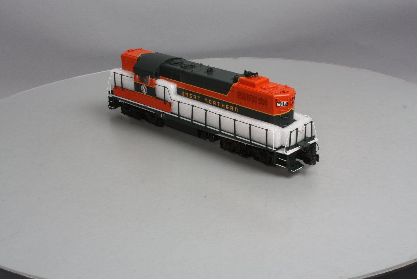 Lionel 6-34664 Great Northern Legacy GP9 Diesel Locomotive #688