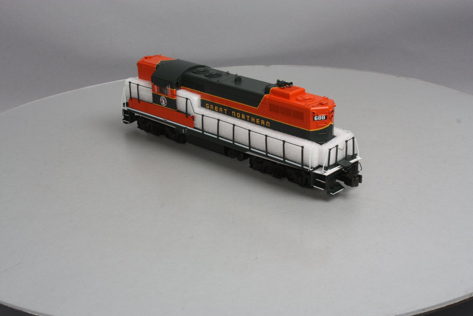 Lionel 6-34664 Great Northern Legacy GP9 Diesel Locomotive #688