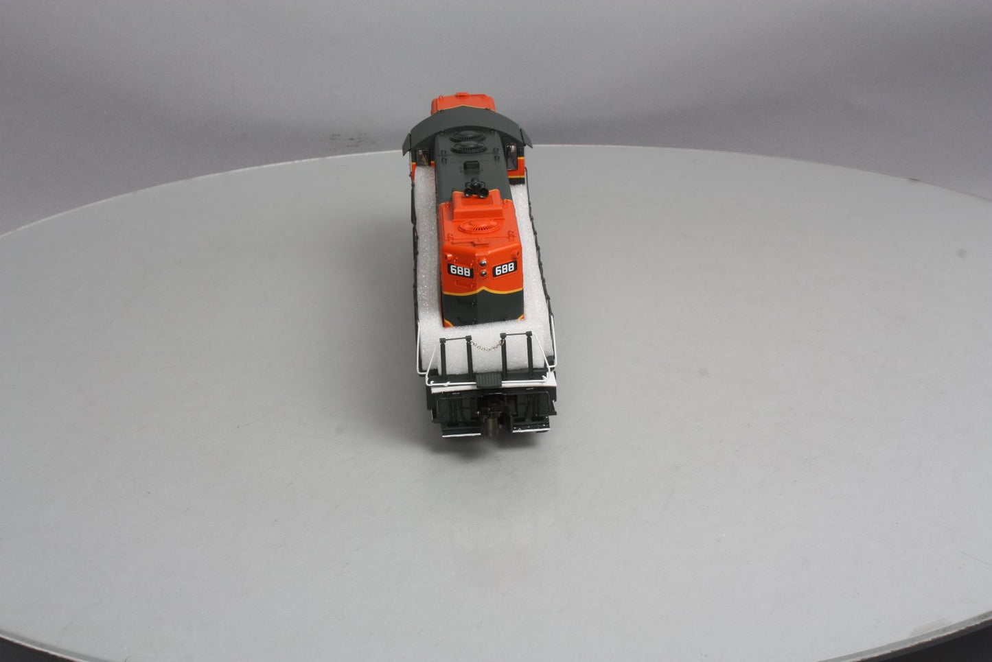 Lionel 6-34664 Great Northern Legacy GP9 Diesel Locomotive #688