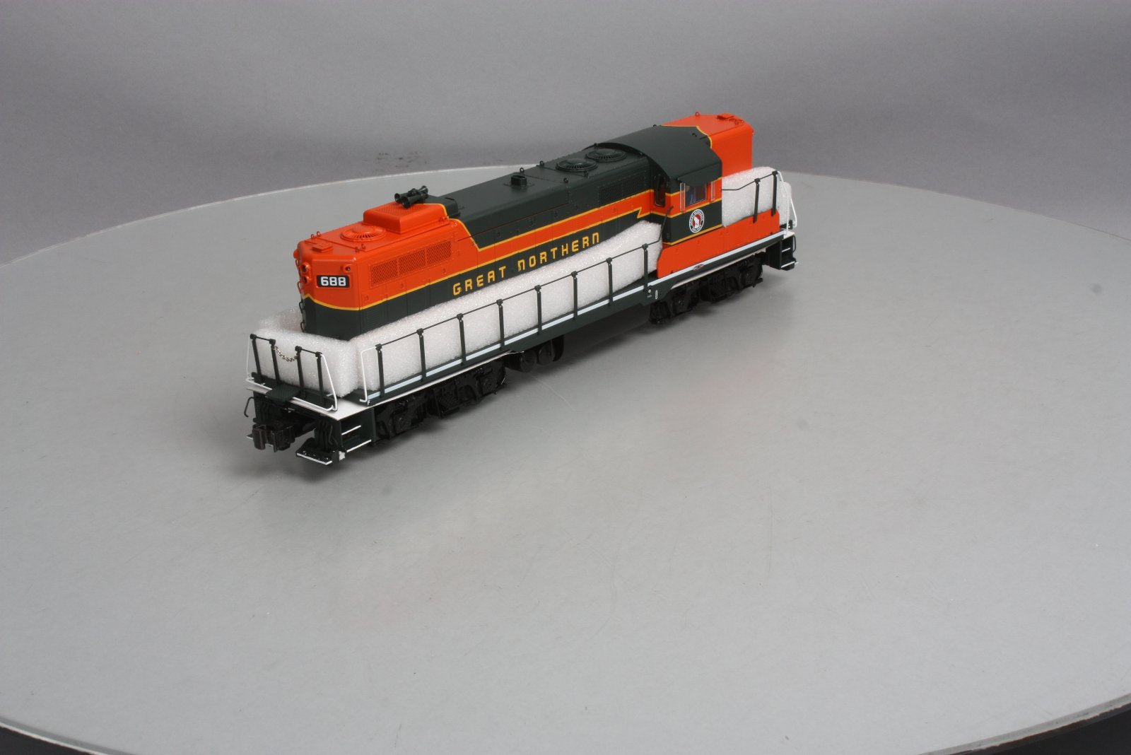 Lionel 6-34664 Great Northern Legacy GP9 Diesel Locomotive #688