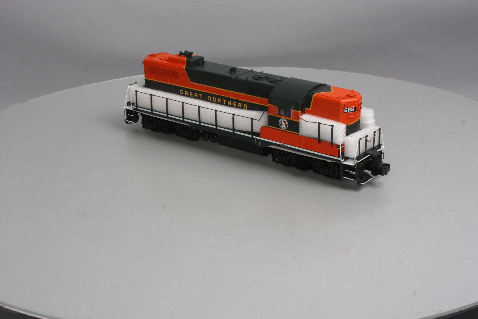 Lionel 6-34664 Great Northern Legacy GP9 Diesel Locomotive #688