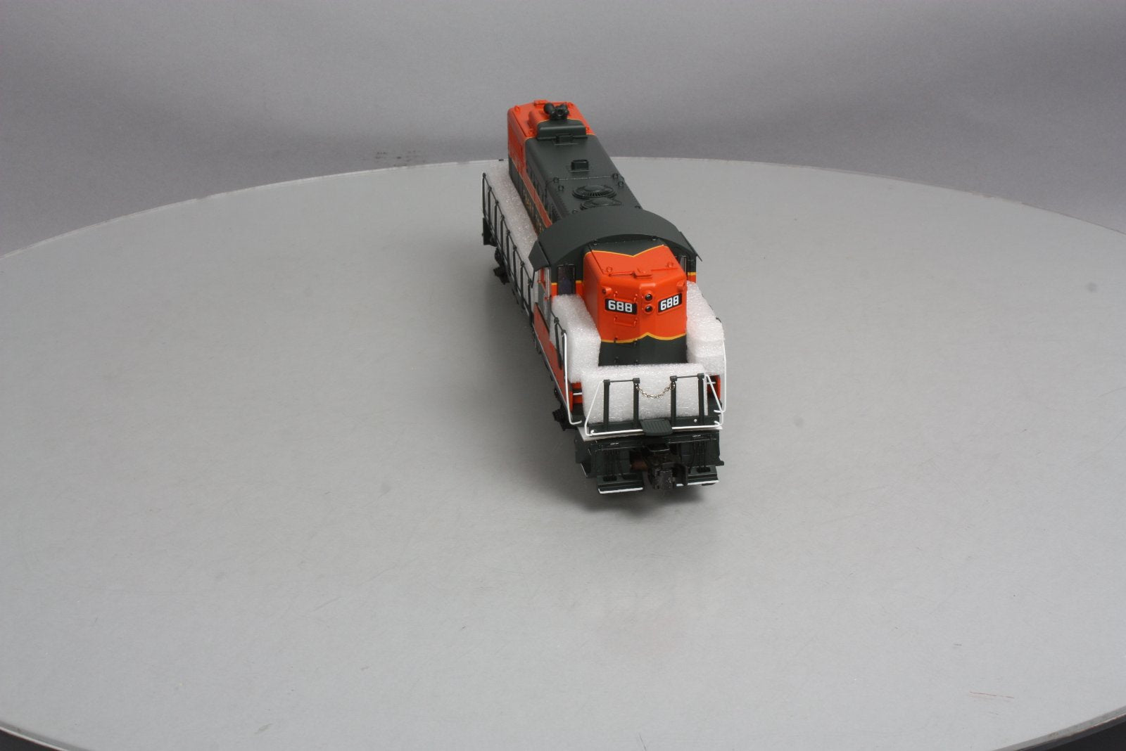 Lionel 6-34664 Great Northern Legacy GP9 Diesel Locomotive #688