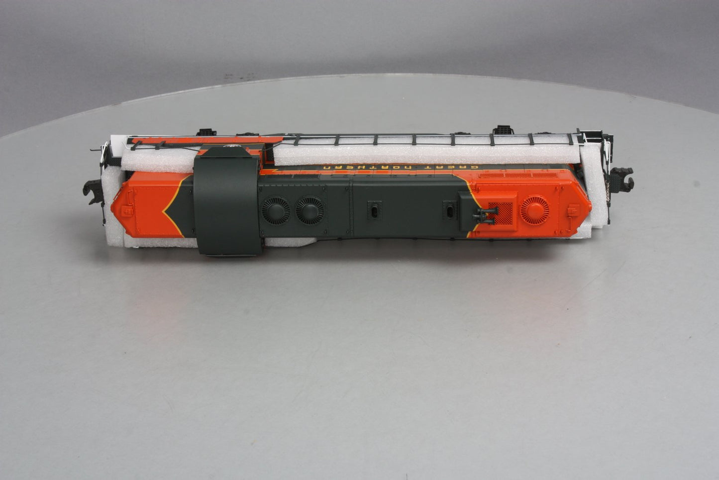 Lionel 6-34664 Great Northern Legacy GP9 Diesel Locomotive #688
