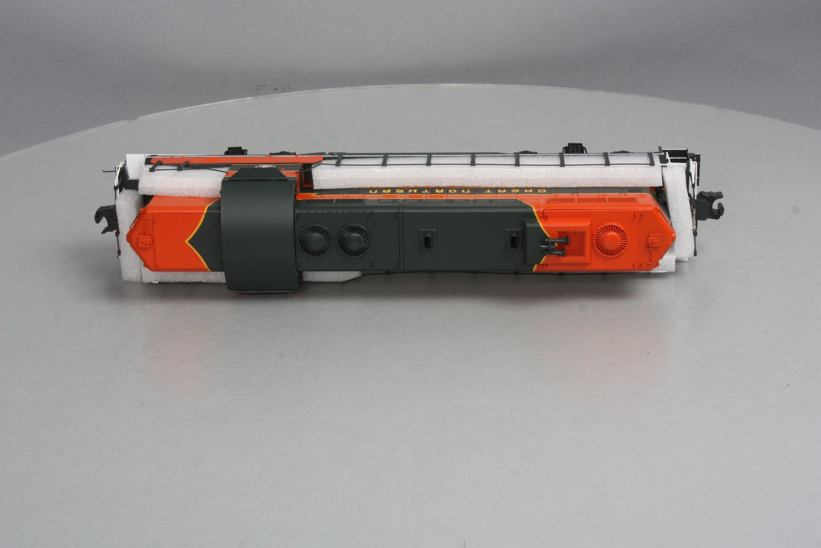 Lionel 6-34664 Great Northern Legacy GP9 Diesel Locomotive #688