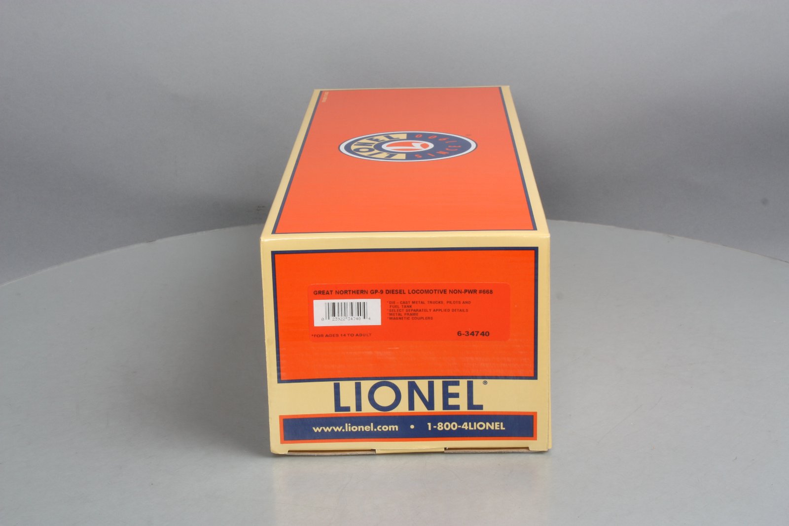Lionel 6-34740 Great Northern Non-Powered Scale GP9 Diesel Locomotive #668