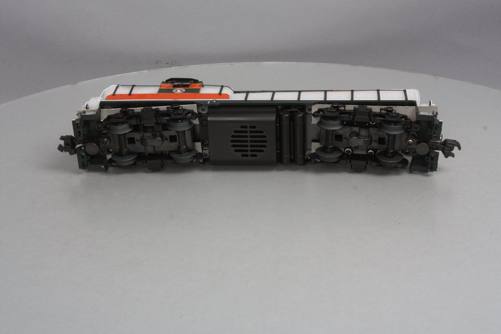 Lionel 6-34740 Great Northern Non-Powered Scale GP9 Diesel Locomotive #668