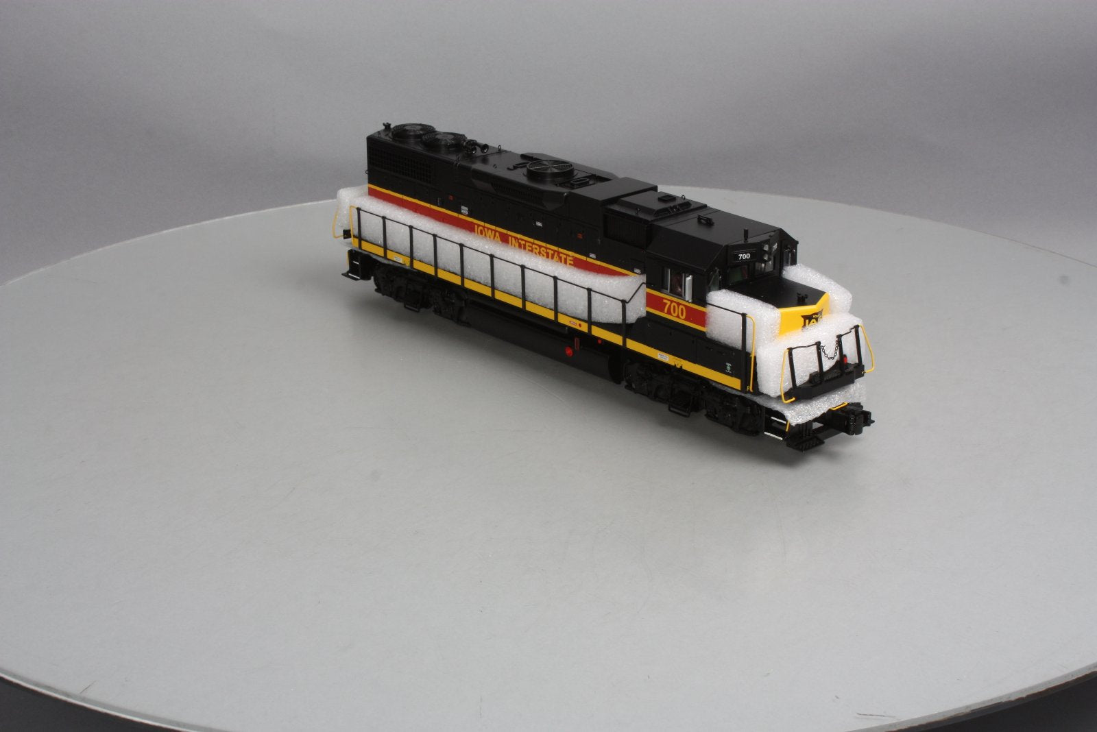 MTH 20-20225-1 Iowa Interstate GP38-2 Diesel Engine w/PS 3.0 #700 (Hi-Rail)