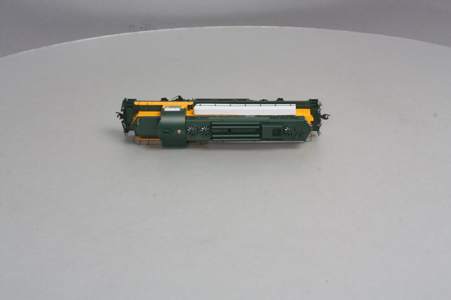 Athearn G62807 C&NW GP9R w/HEP #4325