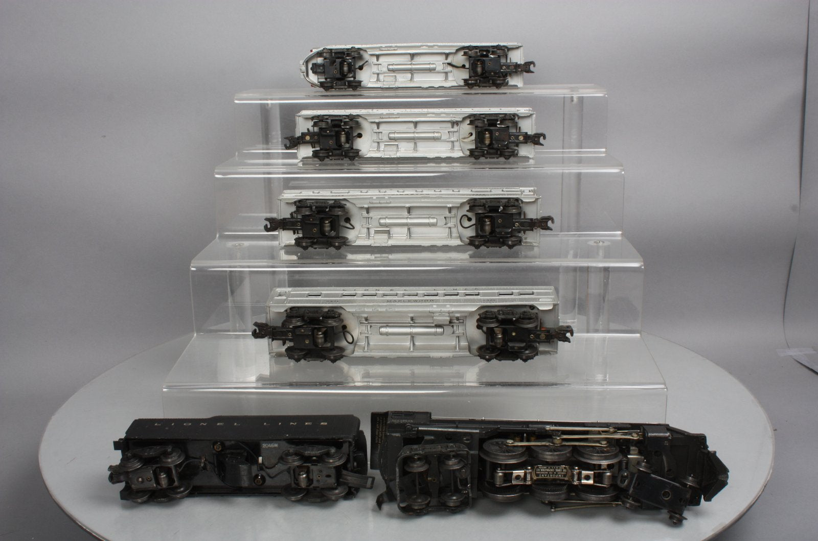 Lionel 1484WS Vintage O 2056 Passenger Set w/2046W,2421,2422,2429,2423
