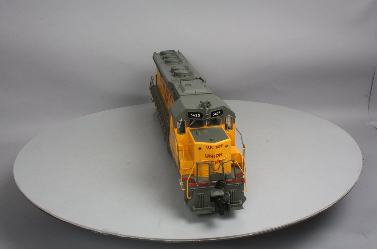 Aristo-Craft 22405 G Union Pacific SD-45 Diesel Locomotive