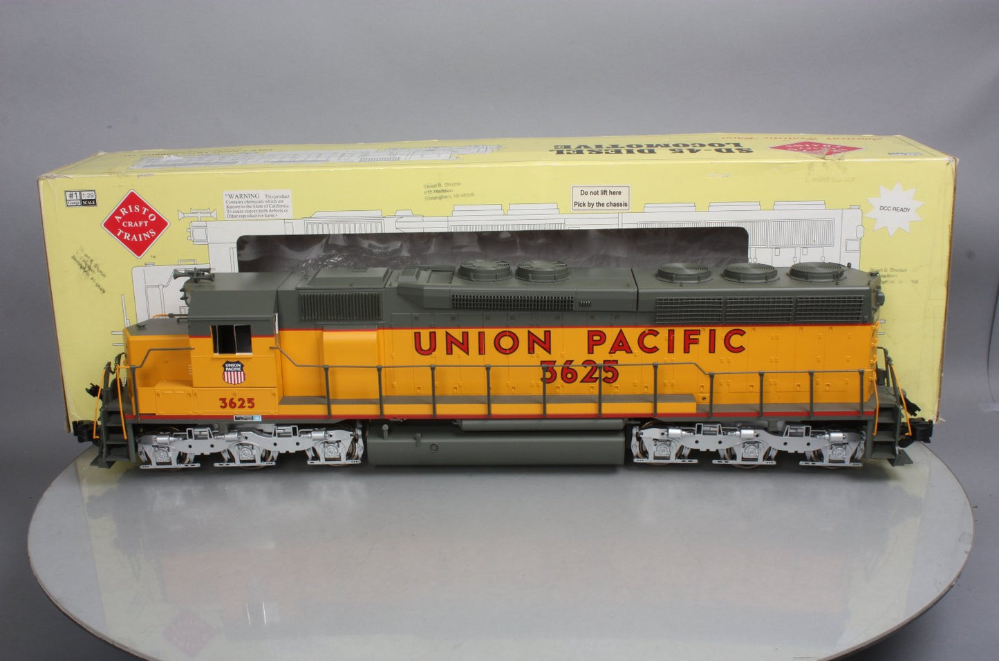 Aristo-Craft 22405 G Union Pacific SD-45 Diesel Locomotive